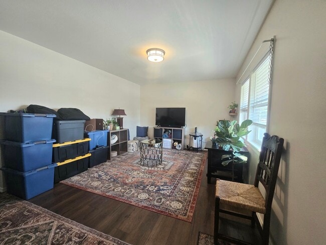 Building Photo - Spacious 4 Bedroom Home with Fenced Yard +...