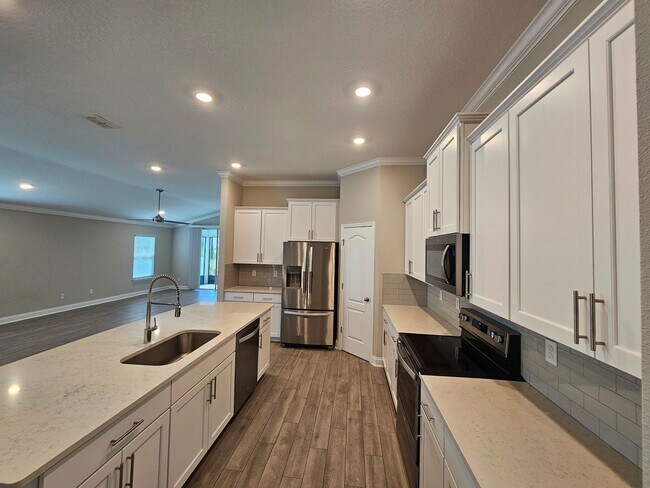 Building Photo - Sawmill Branch 4 Bedroom 2 Bath 3 Car Garage Home