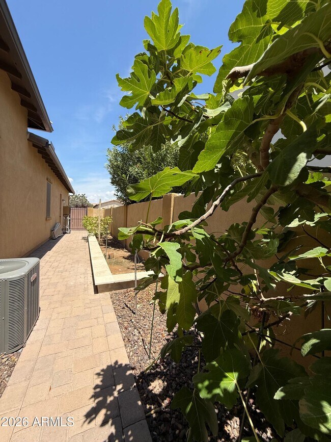 Building Photo - 2307 E Mahogany Pl