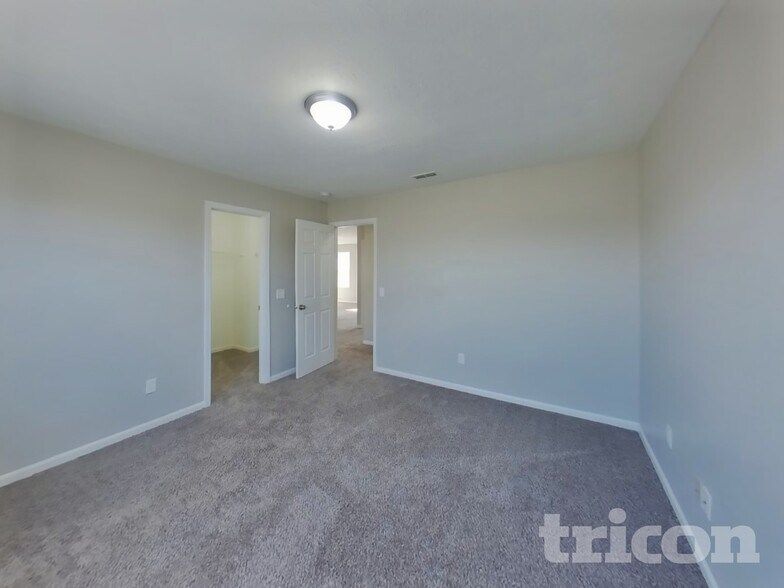 Building Photo - 6953 W Briar Park View