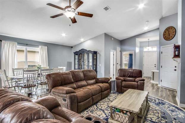Building Photo - 5544 Peach Dr