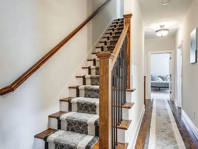 Building Photo - Furnished 6BR House in the Heart of Nashville