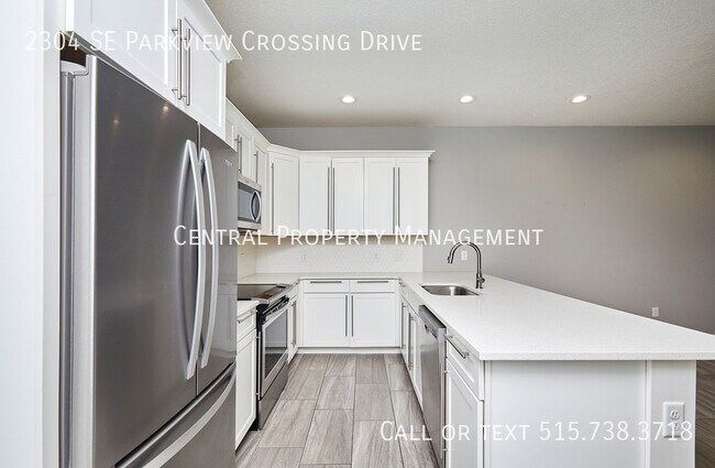 Building Photo - 2304 SE Parkview Crossing Dr