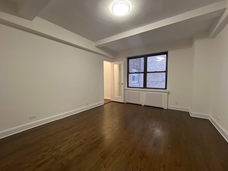 Building Photo - 20 Fifth Avenue