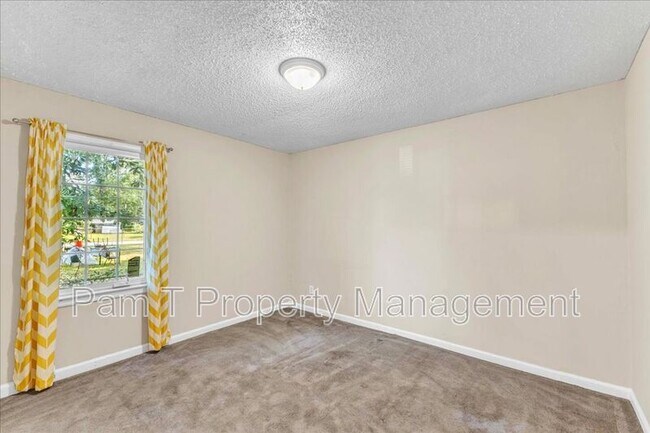 Building Photo - 2019 E 59th St