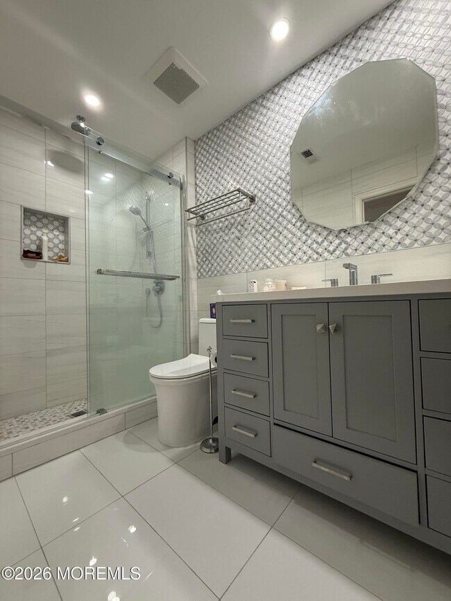 Building Photo - 8 Bennett Ct