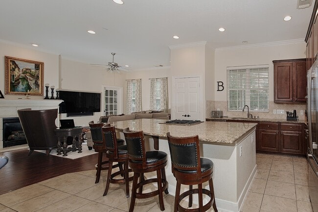 Building Photo - 79 History Row