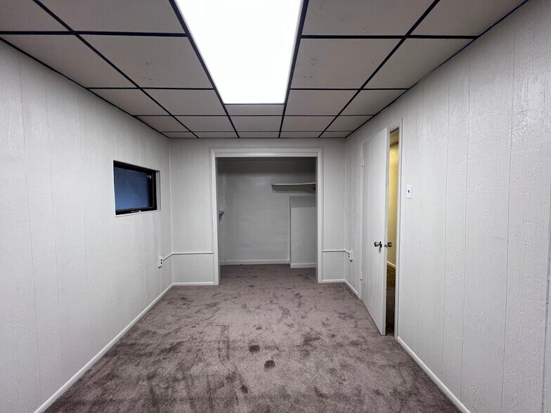 Building Photo - 304 Marie St