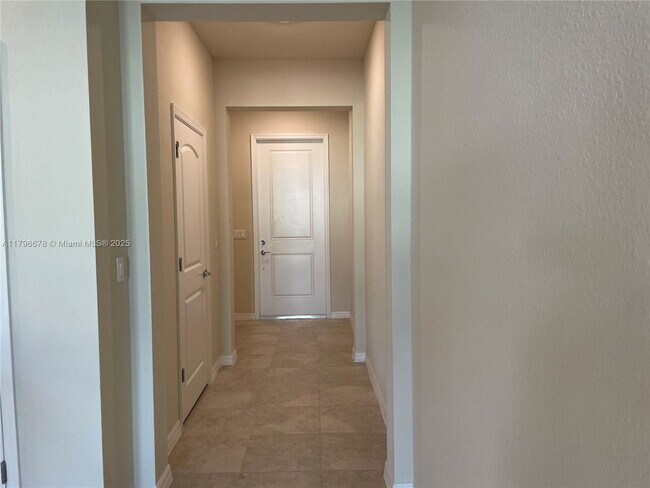 Building Photo - 2151 Appleton Cir S