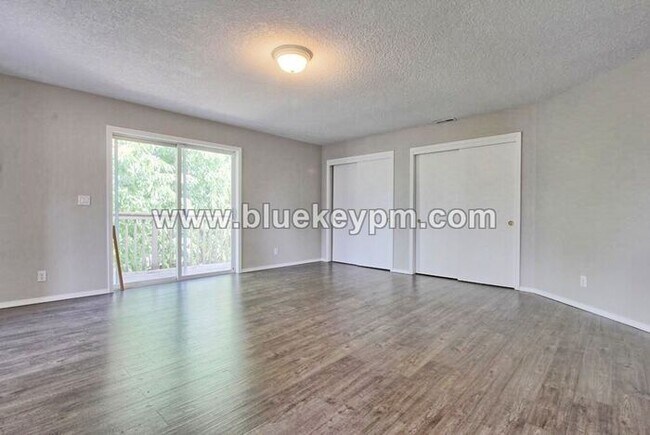 Building Photo - 1130 NE 178th Ave