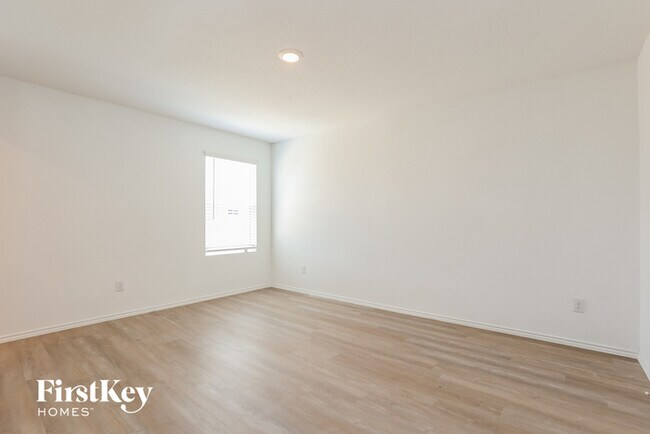 Building Photo - 3374 Carducci Dr