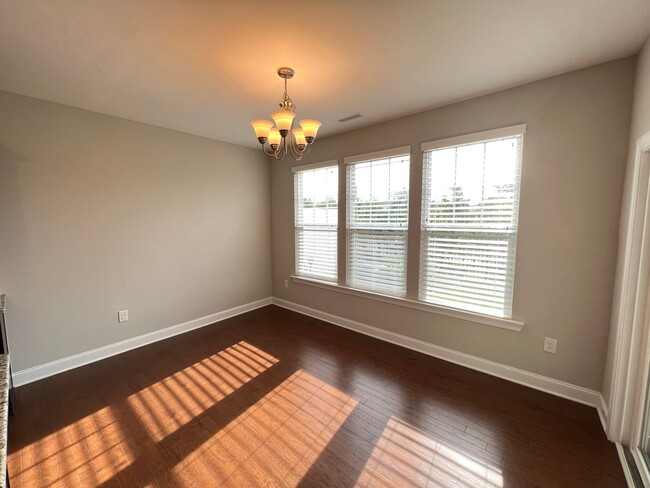 Building Photo - Spacious 3 bedroom townhome in Brier Creek