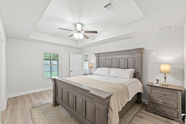 Building Photo - 13301 Lago Acero