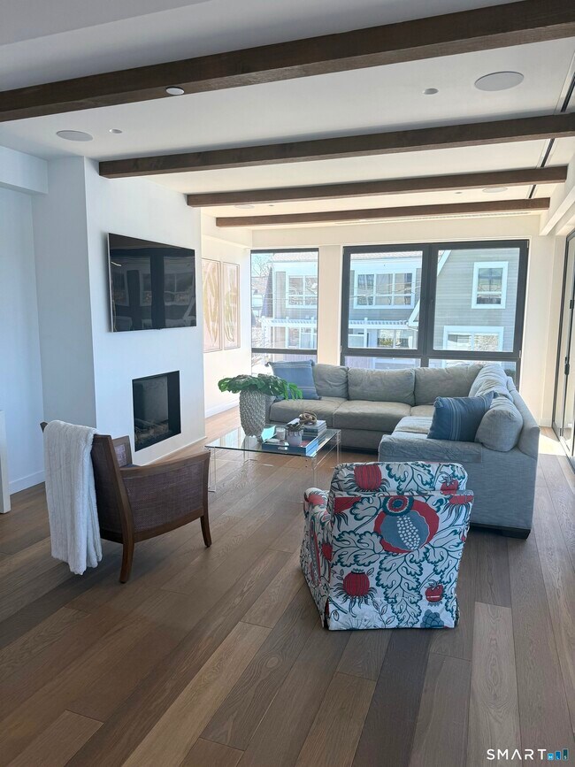 Building Photo - 111 Rowayton Ave