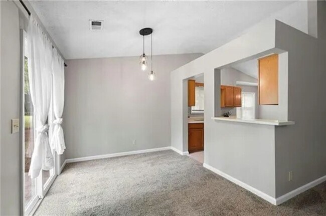 Building Photo - Charming 3BR House in Woodstock