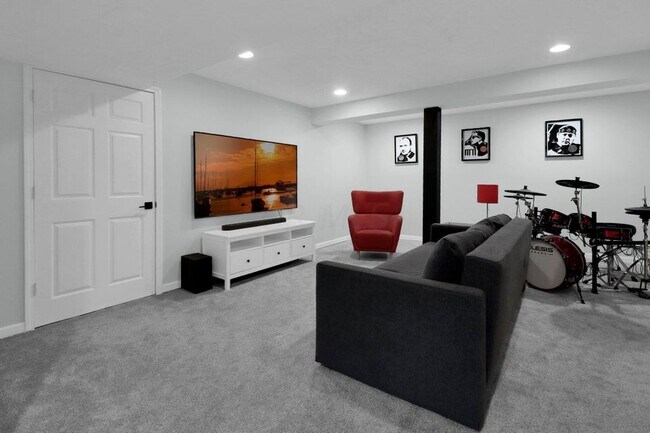 Building Photo - 224 Rockmill St