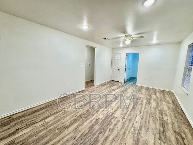 Building Photo - 2117 E Broadway