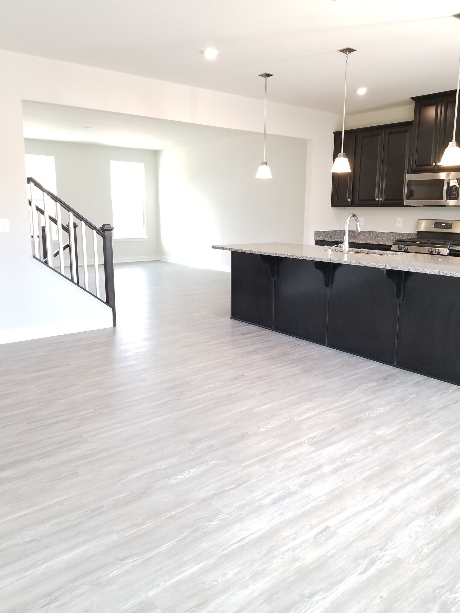 Building Photo - 7817 Cove Point Dr