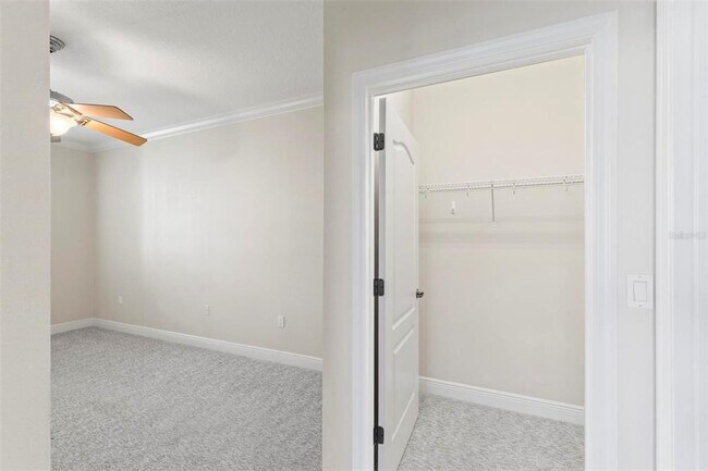 Building Photo - 45 Riverview Bend S