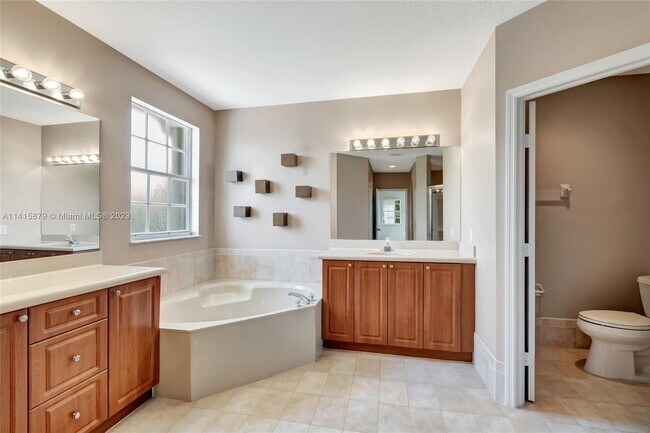 Building Photo - 14443 SW 12th Ln