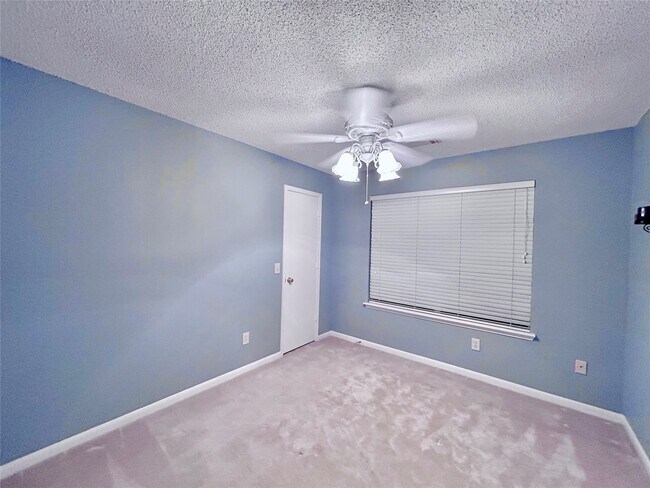 Building Photo - 10011 Territory Ln