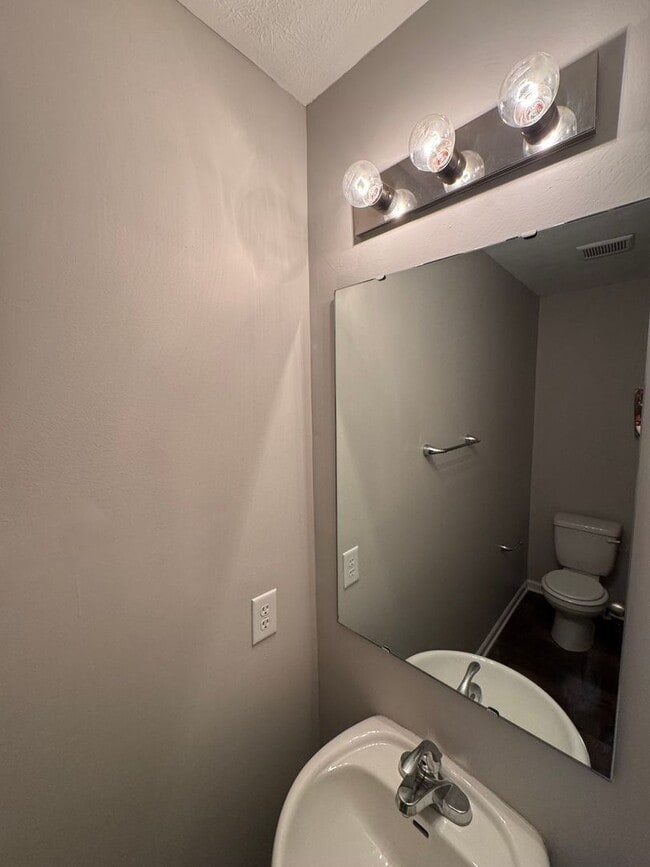 Building Photo - 4 BR home in Franklin, Indiana