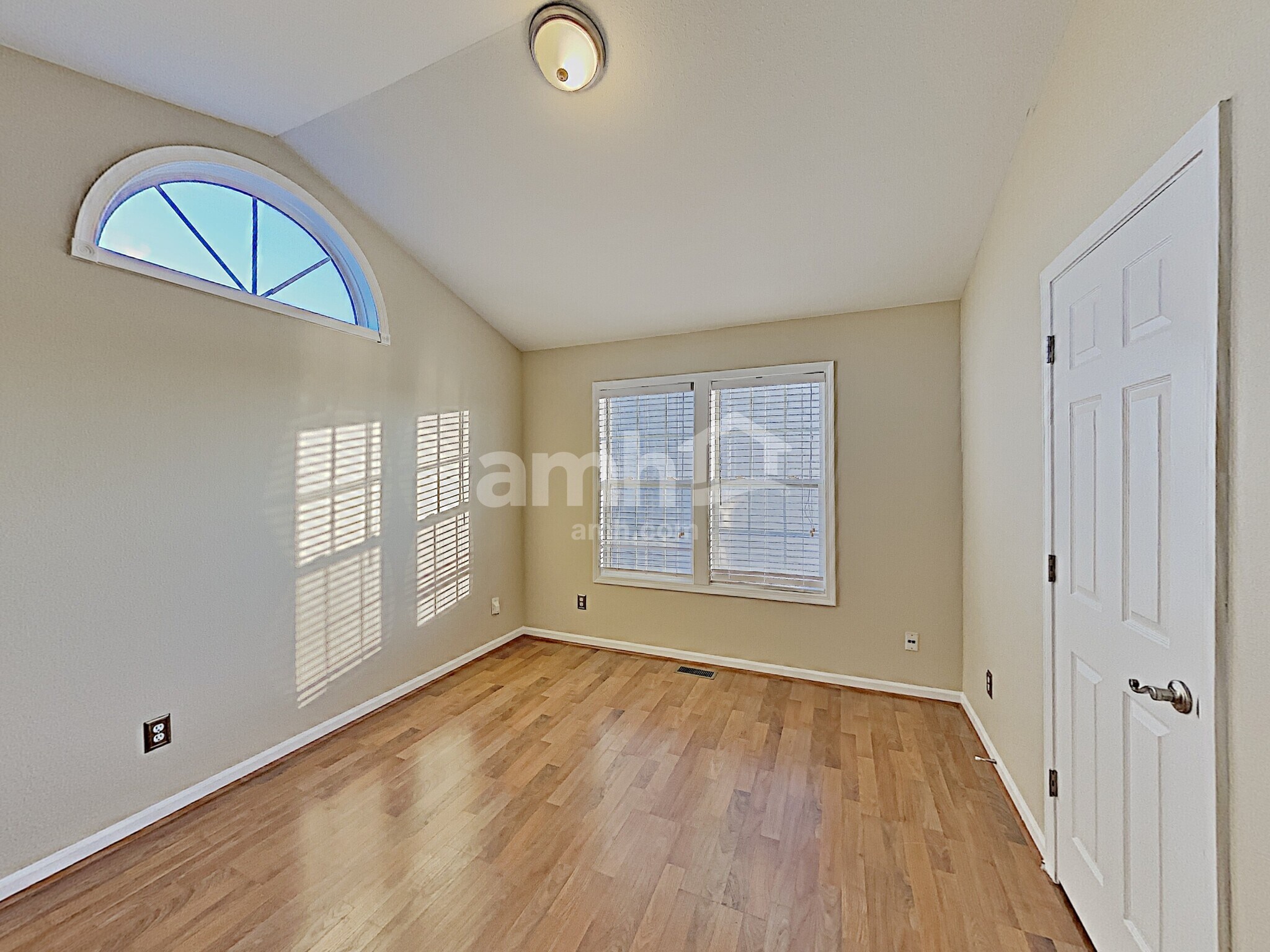 Building Photo - 10206 Orchard Grass Ct