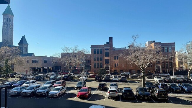 Building Photo - 225 St Pauls Ave