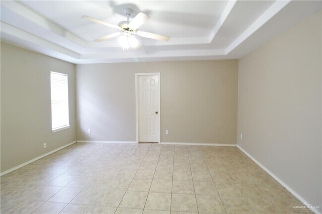 Building Photo - 15 N Edison Ave