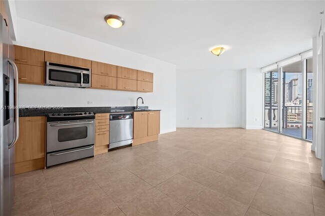 Building Photo - 350 S Miami Ave