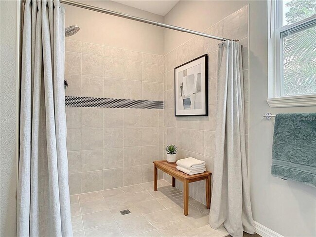 Building Photo - 1680 5th Ave