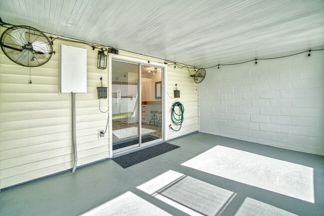 Building Photo - 11912 Cypress Hill Cir