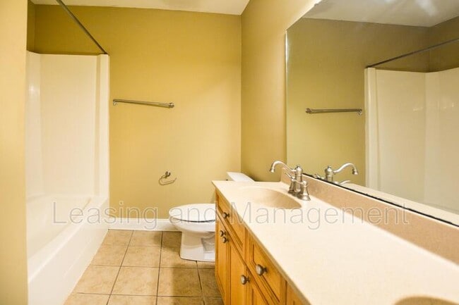 Building Photo - 33 Brockman Dr