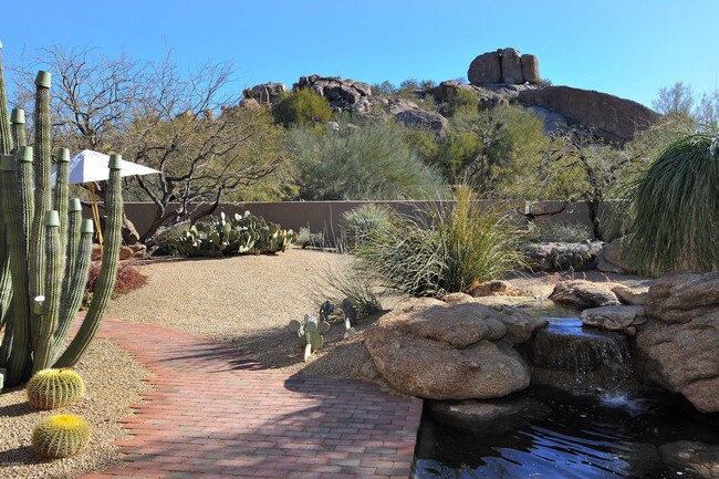 Building Photo - 7562 E High Point Dr