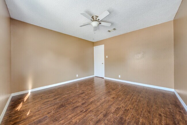 Building Photo - 9631 Hillside Trail