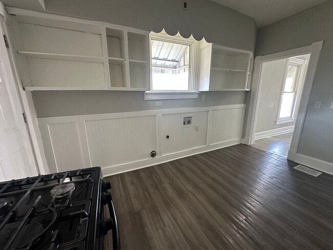 Building Photo - 3 BEDROOM 1 BATH NEWLY REMODELED in HAMILTON