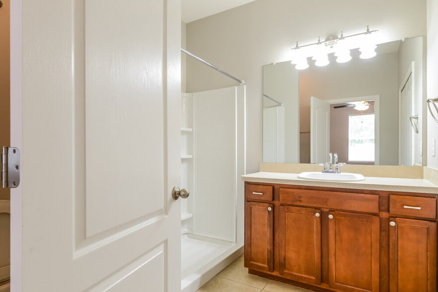 Building Photo - 567 19th St NW