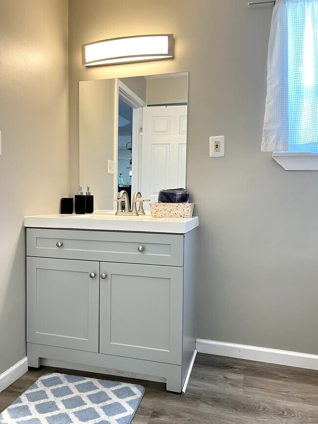 Building Photo - 27385 Park Ct