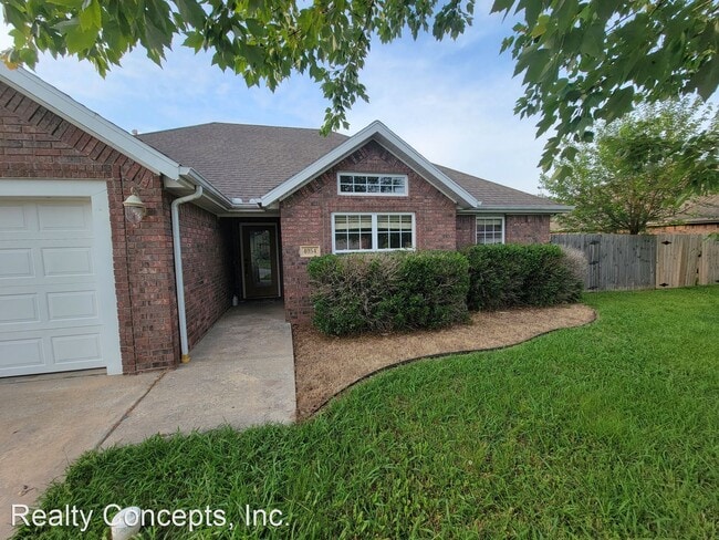 Primary Photo - 4 br, 2 bath House - 4054 Olive Tree