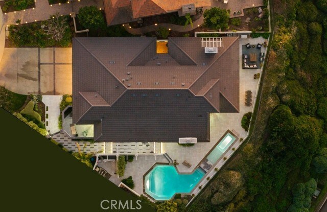 Building Photo - 10 Soto Grande Dr