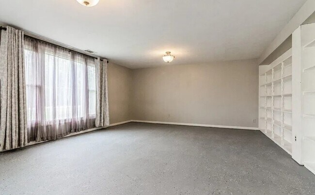 Building Photo - 8690 Olson Rd