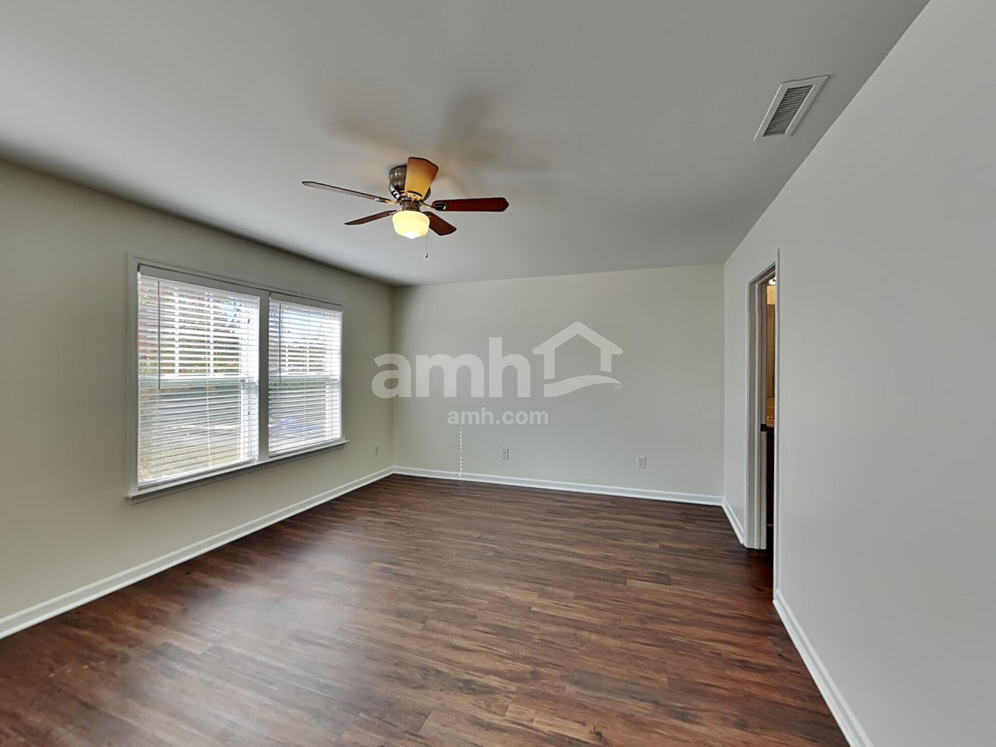 Building Photo - 9907 Fernspray Rd