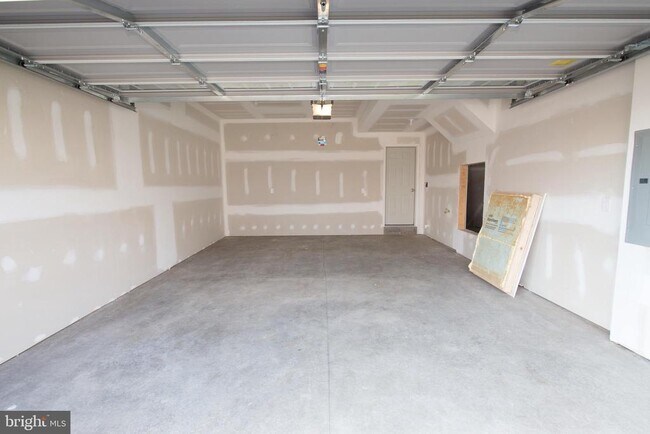 Building Photo - 1817 Shady Ln