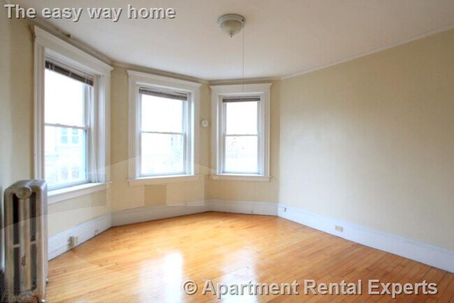 Building Photo - 8 Craigie Cir