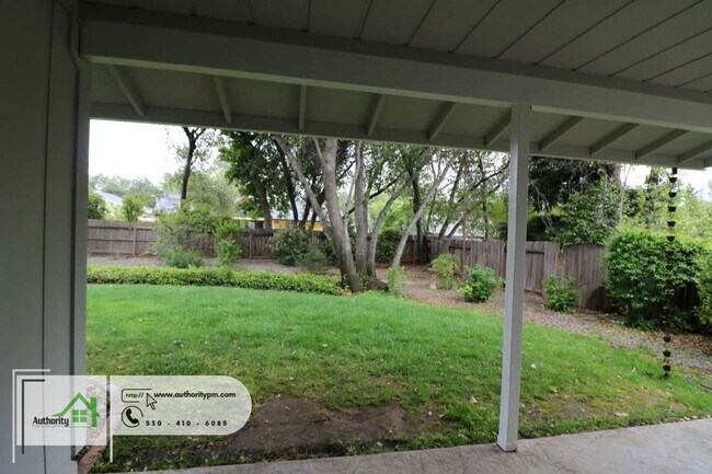 Building Photo - 1879 Tiburon Dr