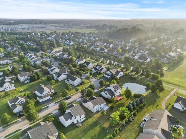 Building Photo - 5935 Pondview Ct