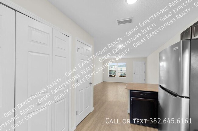 Building Photo - 15 Laurel Pass