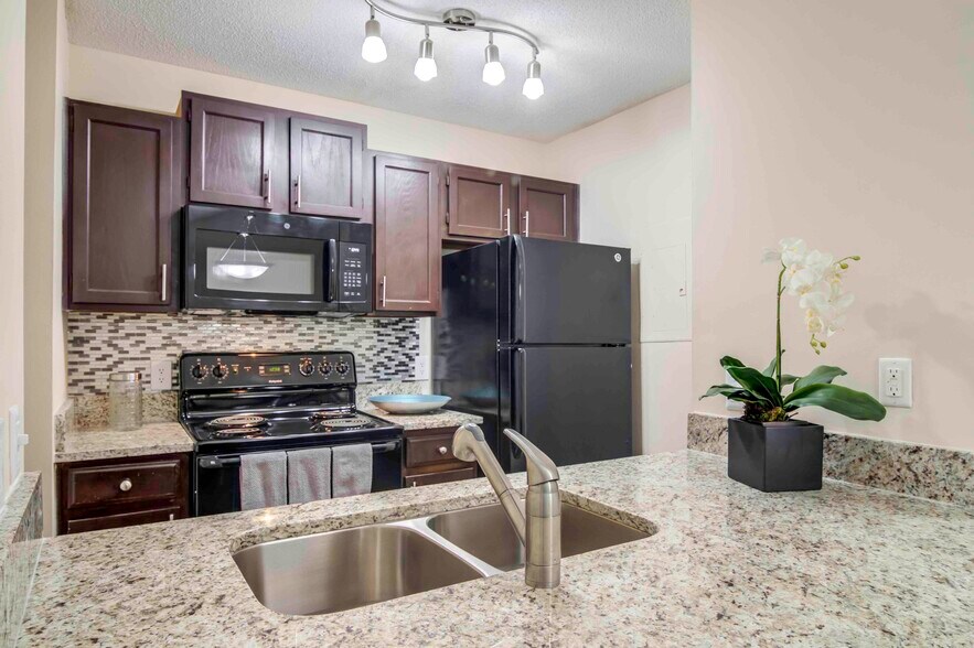 Wood Pointe Apartment Homes 1001 Burnt Hickory Rd Marietta GA 30064