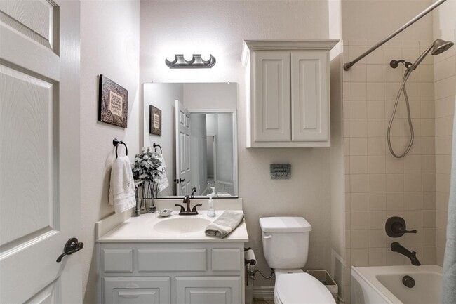 Building Photo - Spectacular Home! Come see Me!! I can be y...