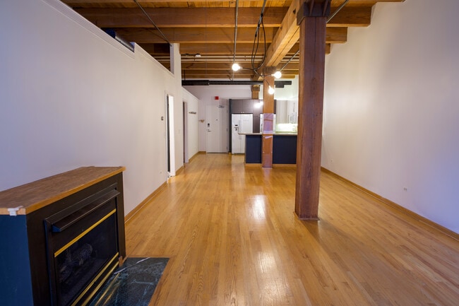 Building Photo - 701 W Jackson Blvd